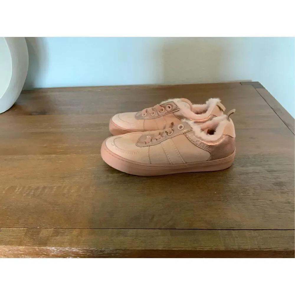New Gap lace up sneakers size 12T